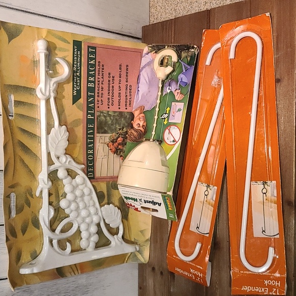 Plant hanging bundle: bracket, adjust. hook, 2 extenders NWT NIB - Picture 7 of 7
